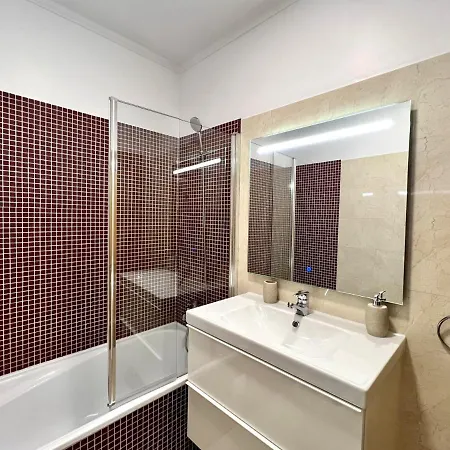 Rising By Homing * Dystrykt Faro