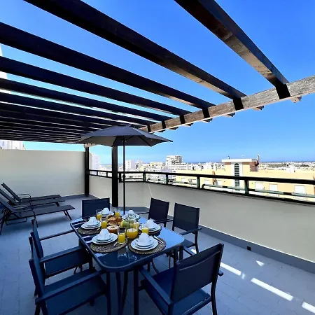 Rising By Homing Apartment